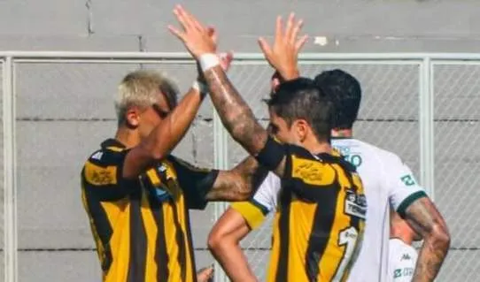 Amazonas 1 x 3 Chapecoense - Chape espanta má fase na Série B 2 Amazonas Mateus Moreira FAF