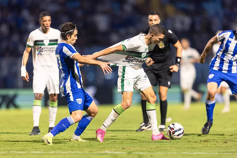America MG e Avai se enfrentam na Serie B