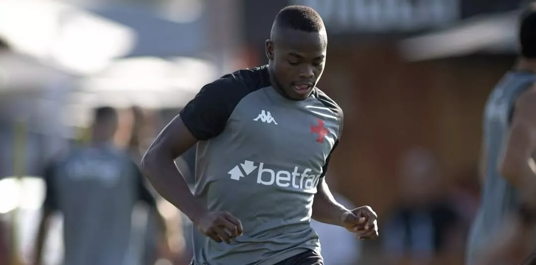 Andrés Gómez durante treino do Vasco (Foto: Matheus Lima-CRVG)