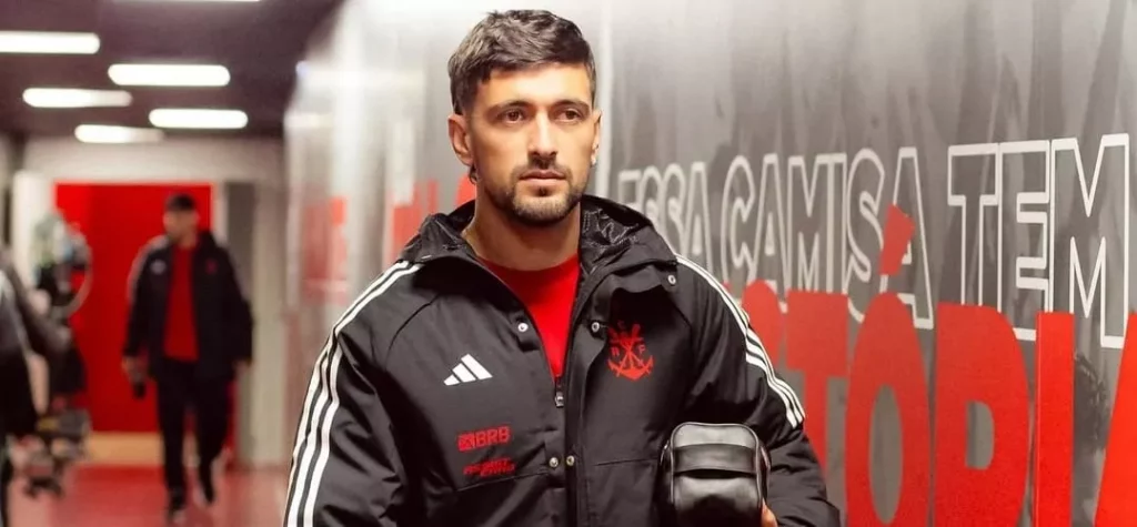 Flamengo planeja retomar conversas por renovação de Arrascaeta