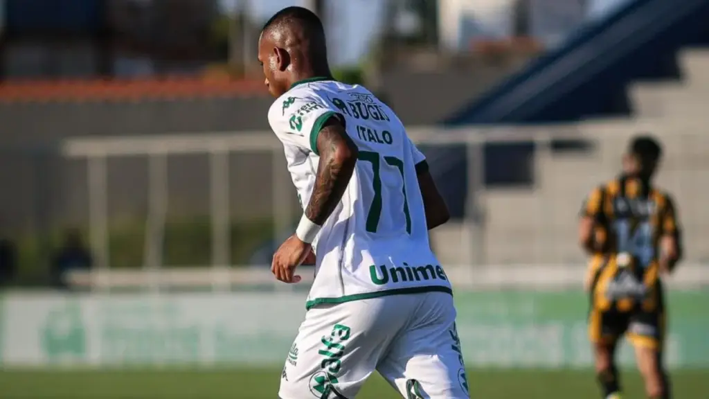 Série B: Atacante da Chapecoense sofre racismo em jogo contra o Amazonas
