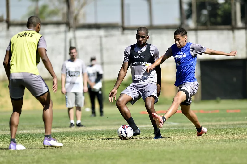 Atacante da Ponte Preta pede foco para encarar o Brusque