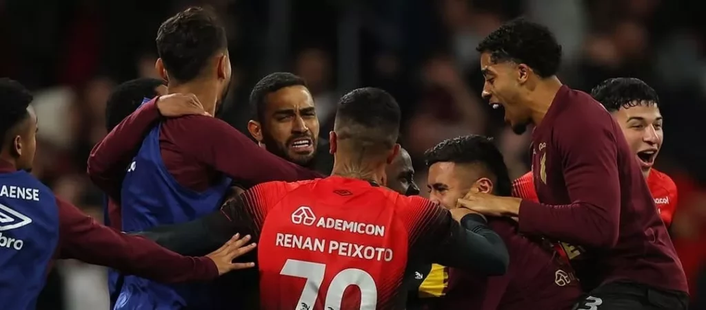 Athletico-PR pune organizada por incidentes contra o Corinthians