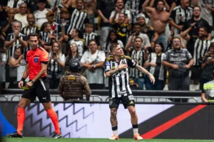 Bernard expõe ambiente ruim com Cuca após classificar Atlético-MG na Copa Sul-Americana