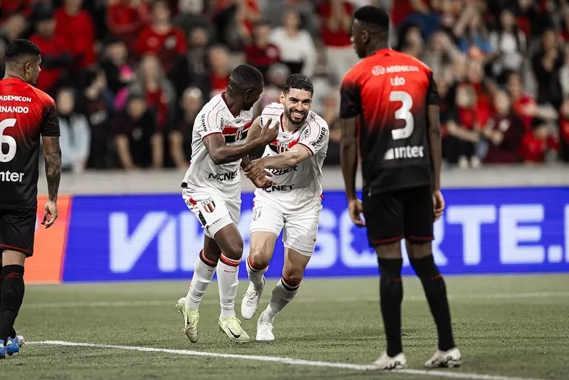 Botafogo-SP x Athletico-PR - Onde assistir, escalações e arbitragem 2 Botafogo SP e Athletico PR se enfrentam na Serie B 1