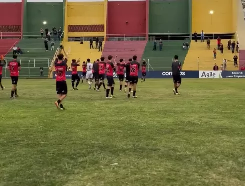 PAULISTA SUB-17: Itaquaquecetuba vence e embola o Grupo 28