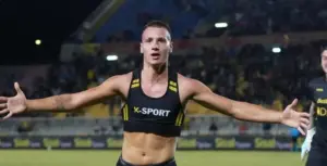 Camarda, promessa revelada pelo Milan, recebe elogio de Ibrahimovic