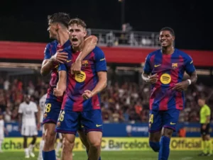 Raphinha sai do banco, faz 2 gols e Barcelona atropela o Valencia