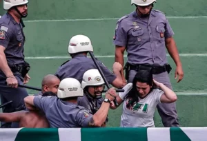 Torcedor que caiu no fosso no Brinco de Ouro 'é bugrino'
