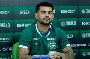 Lateral do Goiás está liberado para encarar o Coritiba