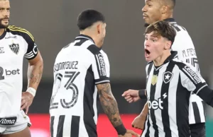 Botafogo 1 x 0 Atlético-MG - Fogão vence com um a menos e entra no G-4