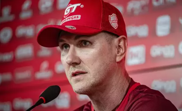 Série B: Vila Nova encaminha contratação de Umberto Louzer 2 Turra encerra sua passagem pelo Vila Nova - Foto: Roberto Corrêa / VNFC