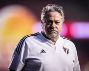 Casares justifica venda de joias da base do São Paulo: 'Momento de necessidade'