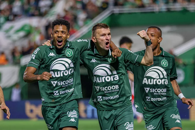SÉRIE B: Chapecoense tenta se firmar no no G4 no fechamento da 26ª rodada