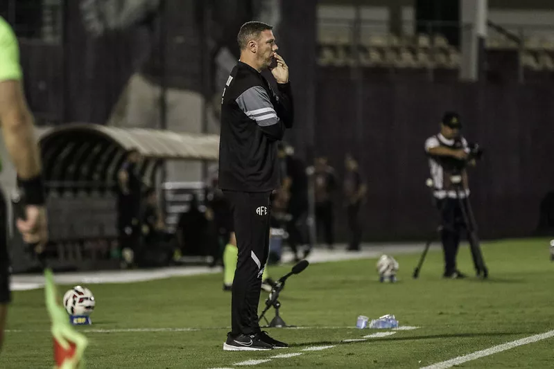 Diretor da Ferroviaria explica demissao de Bergantin