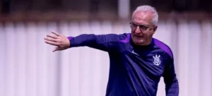 Corinthians treina de olho no Flamengo e lida com desfalques no elenco