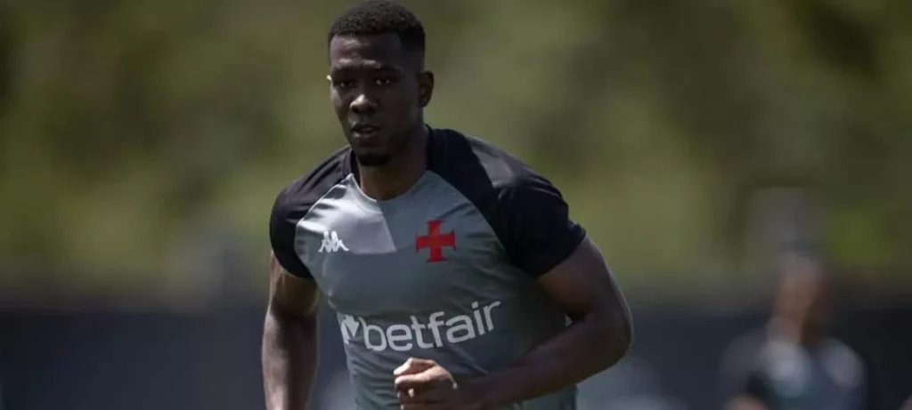 Vasco terá dupla de zaga inédita contra o Bahia pelo Brasileirão