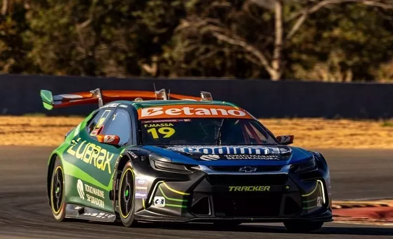 Felipe Massa vai acelerar novo modelo da Stock Car em São Paulo