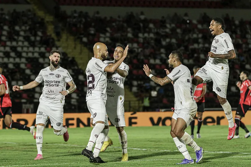Ferroviaria bate Botafogo SP na Serie B 1
