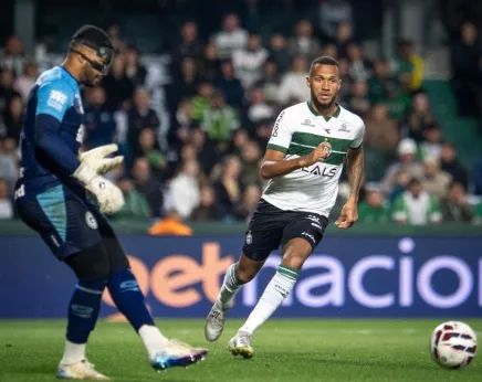 Coritiba e Goiás empatam sem gols pela Série B