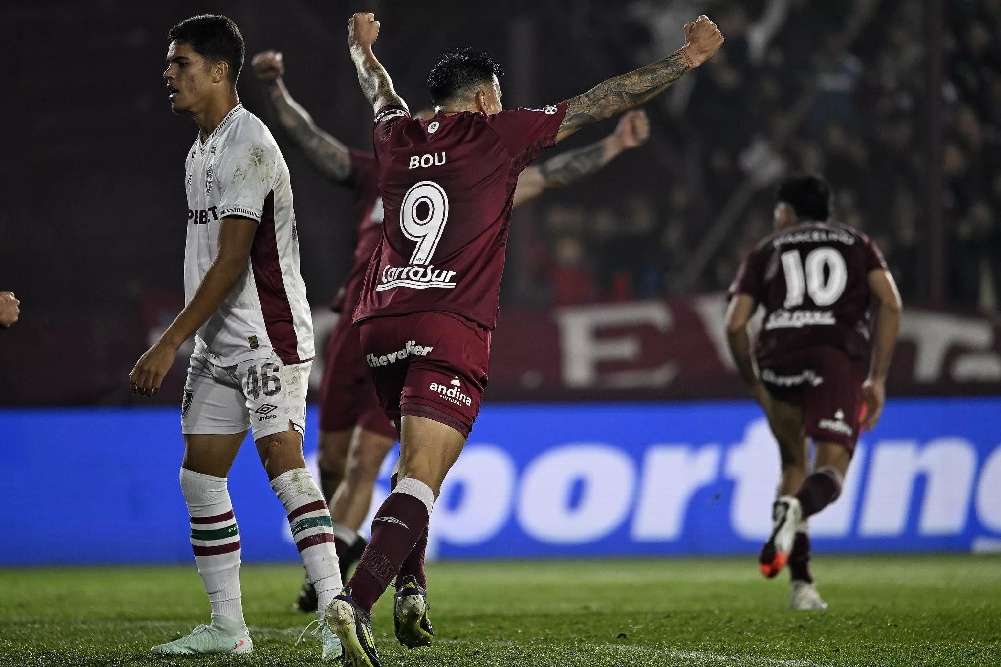 Lanús supera o Fluminense na Argentina