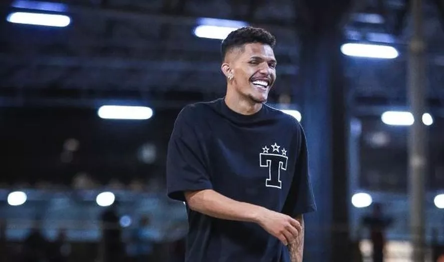 Pouso Alegre encaminha contratação de Tota e Romarinho