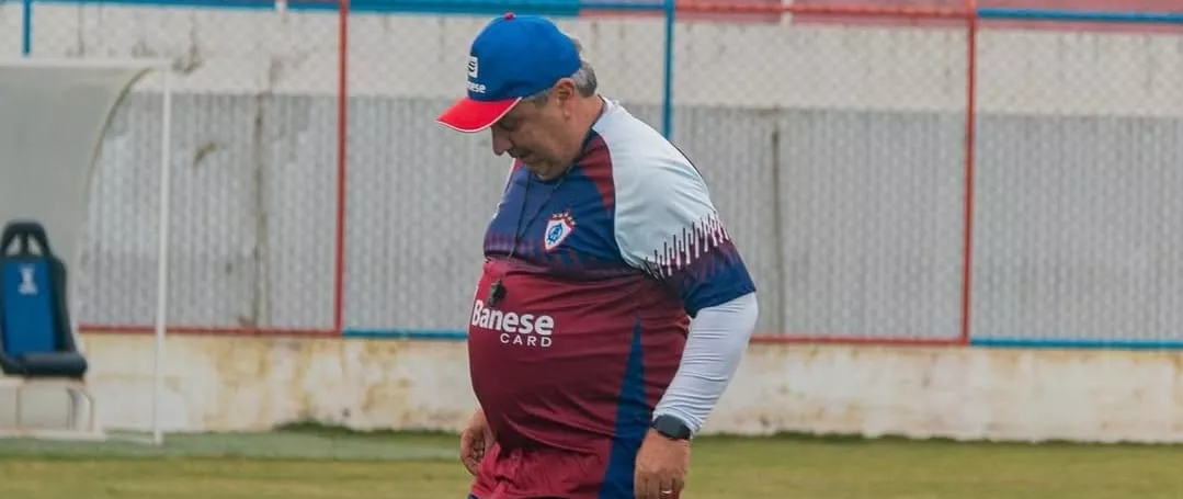 Gilson Kleina durante treino (Foto: Mateus Mendonça-Itabaiana)