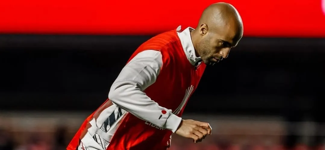 Lucas Moura durante treino do São Paulo (Foto: Rubens Chiri-SPFC)