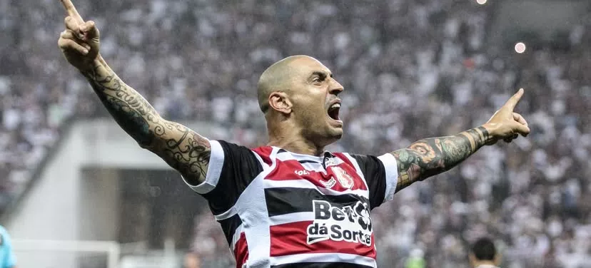 Marcelo Cabo exalta Ariel após vitória do Santa Cruz