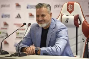 Boto projeta renovação de Filipe Luís e prevê 'premiação' a  Arrascaeta no Flamengo