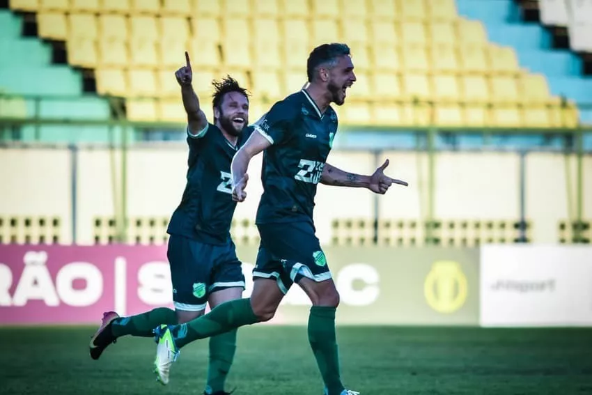 Capitão do Floresta destaca união e comemora ambiente familiar