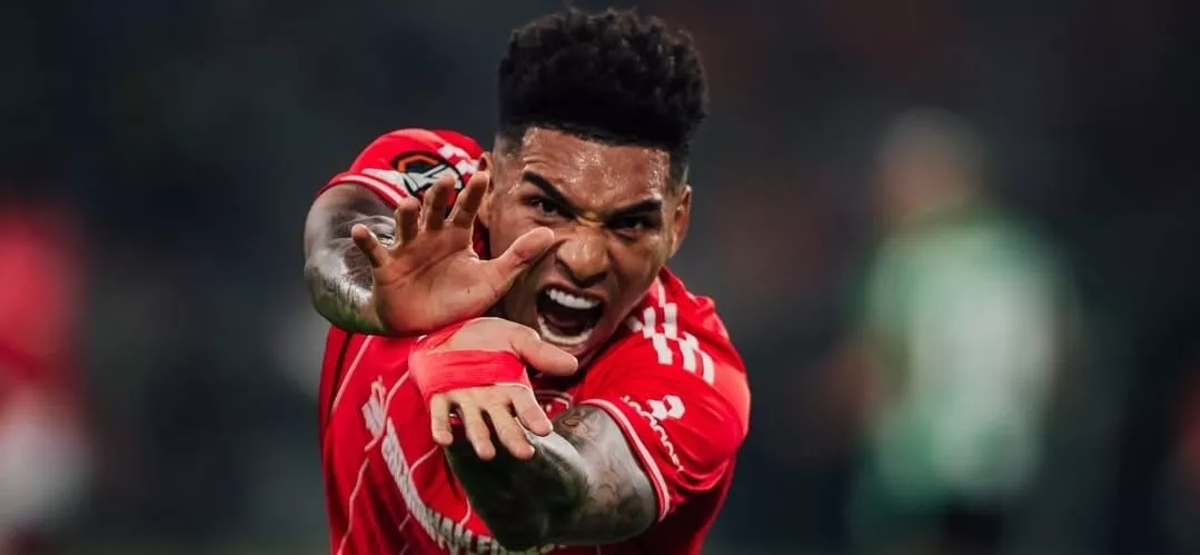 Ex-Botafogo brilha pelo Nottingham Forest e ‘se apresenta’ à Ancelotti