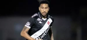 Jair sofre nova lesão e volta ao departamento médico do Vasco