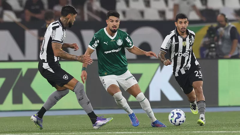 Joao Martins elogia paciencia de flaco lopez no Palmeiras