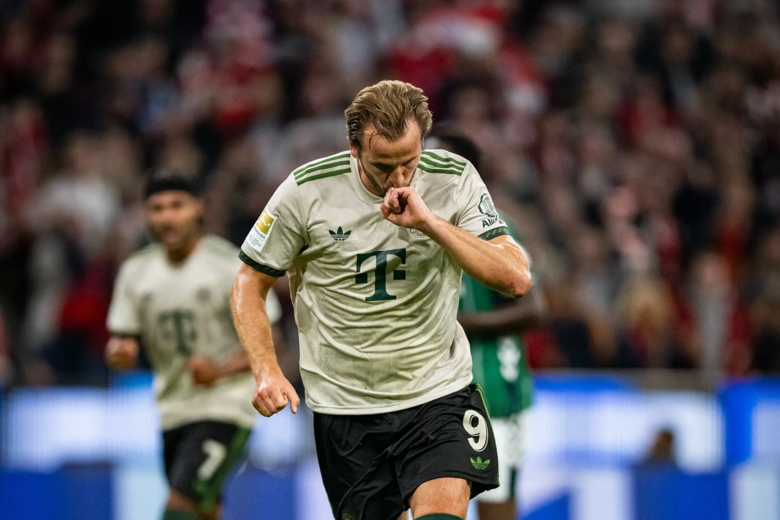 Kane chega a 100 gols no Bayern e bate recorde de Cristiano Ronaldo e Haaland