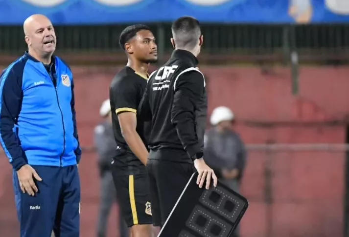 Água Santa anuncia a saída de treinador após eliminação na Série D