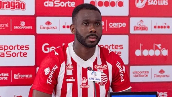 Lateral do Náutico ressalta confiança antes de duelo contra a Ponte Preta (Foto: Gabriel França / CNC)