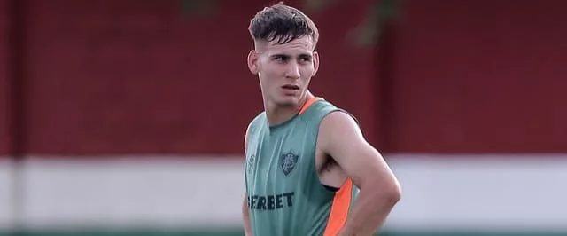 Lavega durante treino do Fluminense (Foto: Lucas Merçon-FFC)