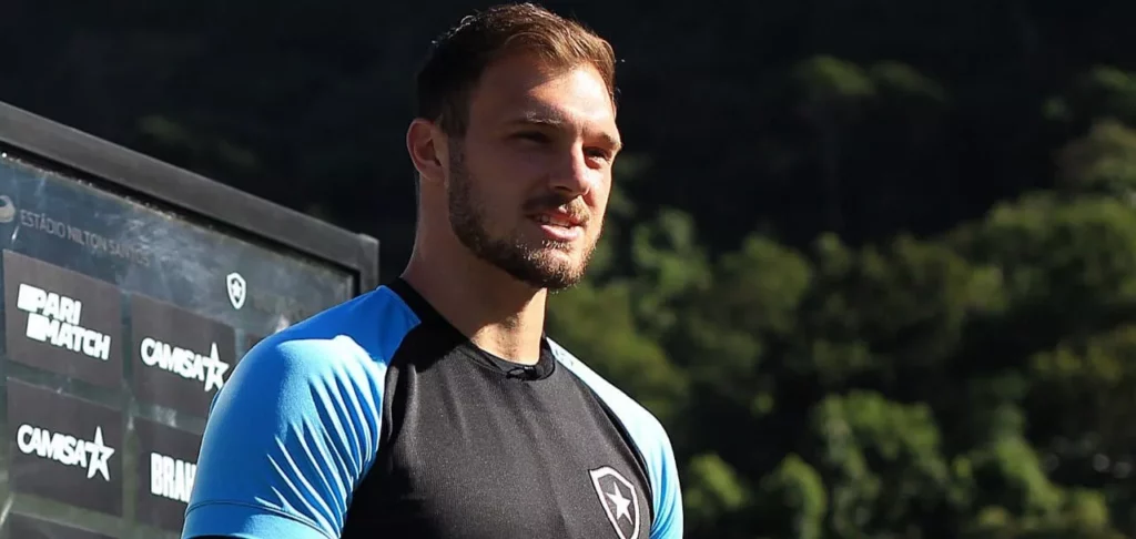 Ex-goleiro do Botafogo entra na Justiça contra a SAF do clube