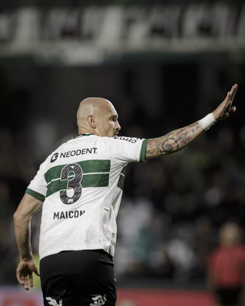 Série B: Zagueiro do Coritiba projeta “final” contra o Goiás 3 MM 2025 08 08 485048