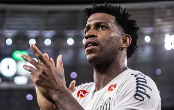 Gil se aposentou do futebol