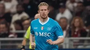 De Bruyne é substituído e reclama após derrota do Napoli para o Milan