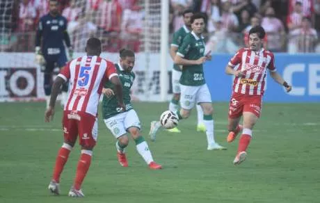 Guarani vence, vira tudo e assume a liderança na Série C 3 Série C - 2025