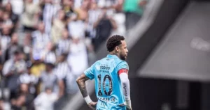 Dirigente do PSG revela motivo da saída de Neymar: 'Luis Enrique quer futebol jogado em equipe'