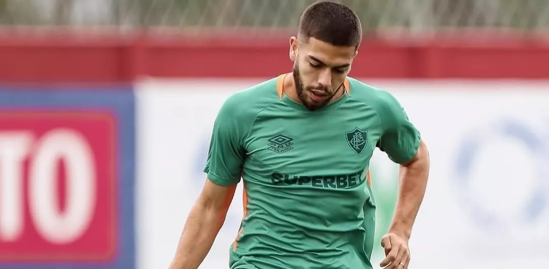 Nonato durante treino do Fluminense (Foto: Lucas Merçon-FFC)