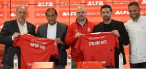 Apresentação do treinador Ramón Díaz e o auxiliar Emiliano Díaz