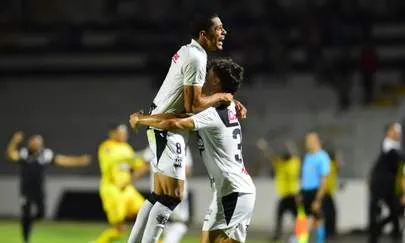 Com ajuda do Brusque, Ponte Preta está de volta à Série B