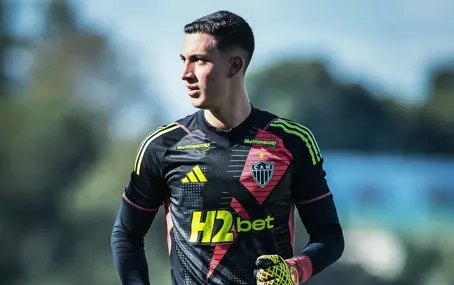 Atlético-MG renova contratos de Pedro Cobra e Vitão até 2030