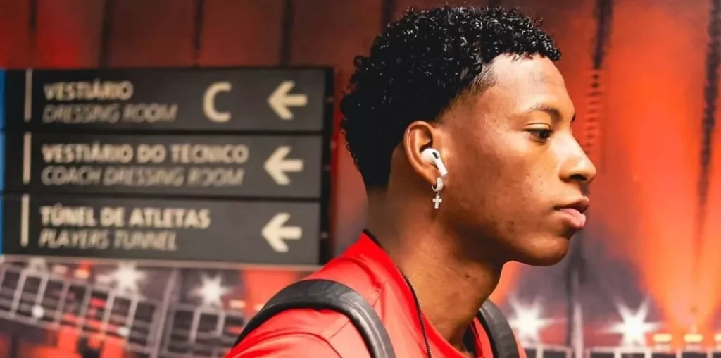 Conmebol reconhece erro em expulsão de Plata em Flamengo x Estudiantes