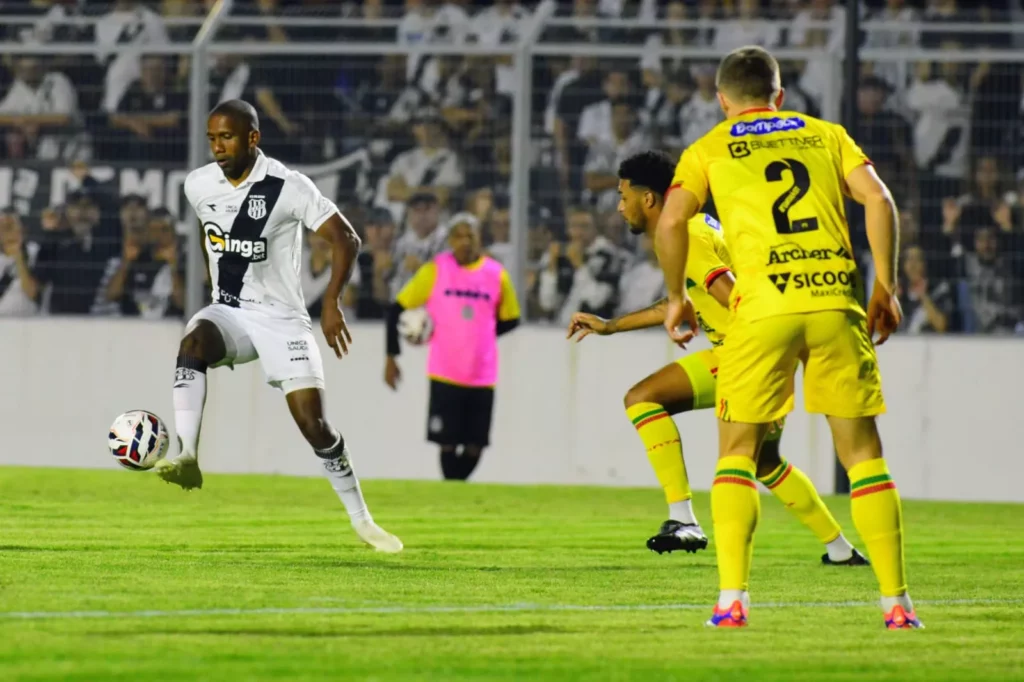 Ponte Preta 1 x 0 Brusque - Pênalti no fim mantém Macaca 100% na Série C 4 Ponte Preta bate Brusque na Serie B 1